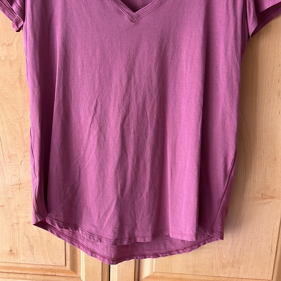 Lululemon Love Tee V-Neck - Picture 5 of 8